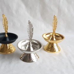 Ayaklı Metal Lokumluk Tüy Tepeli